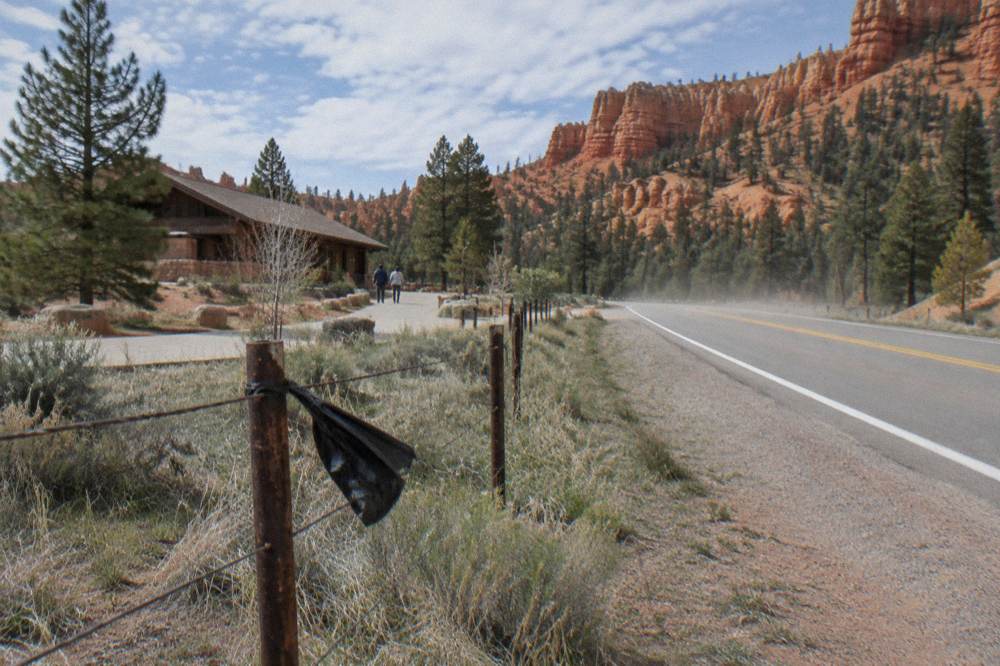 Red rock buttes and pine slopes along the road toward Bryce Canyon